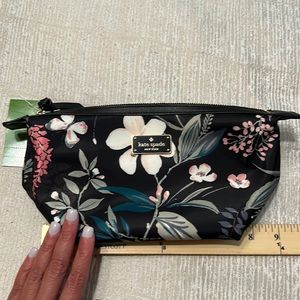 Kate Spade Wilson Road Botanical makeup bag NWT